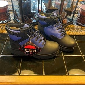 NWOT Totes Ankle/Hiking Boot